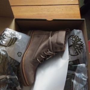 Women size 11 timberland boots received in error